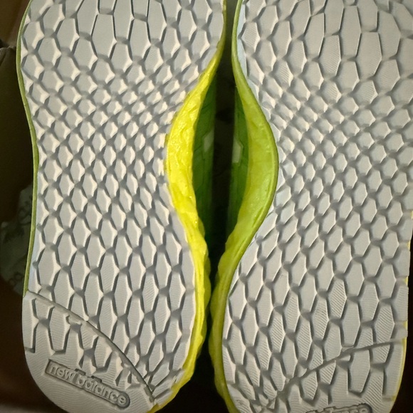 New Balance x RunDisney Tinkerbell Running Shoe - Picture 3 of 7